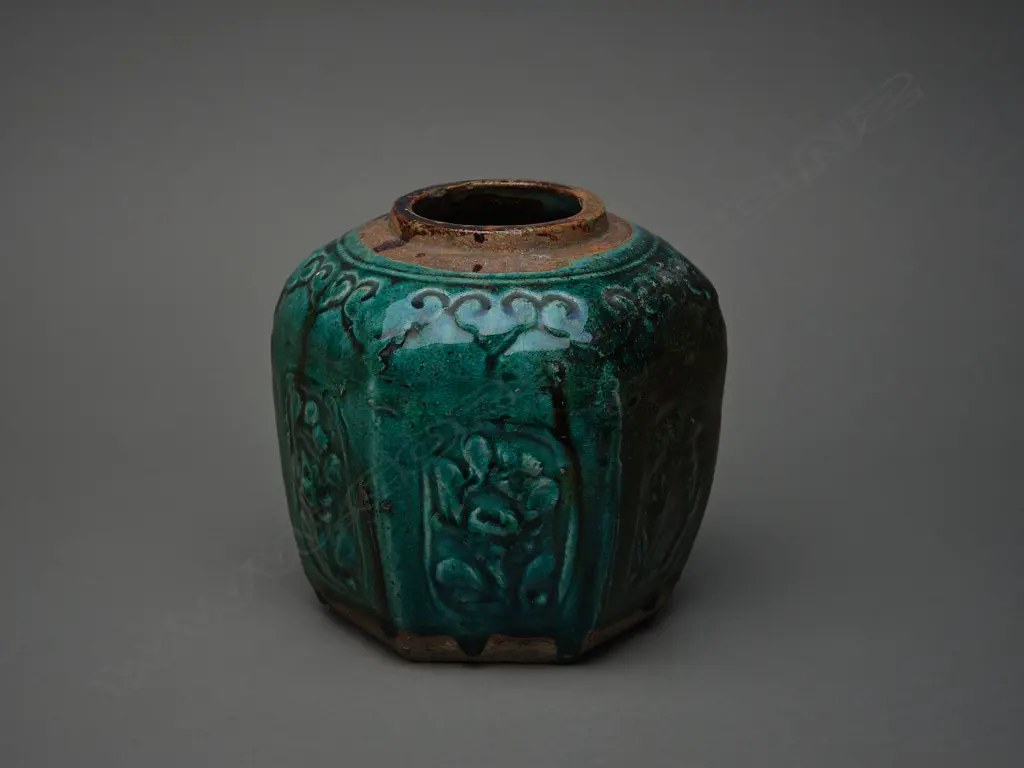 Chinese stoneware jar, c.1875. 16cm x 17cm Image 1++
